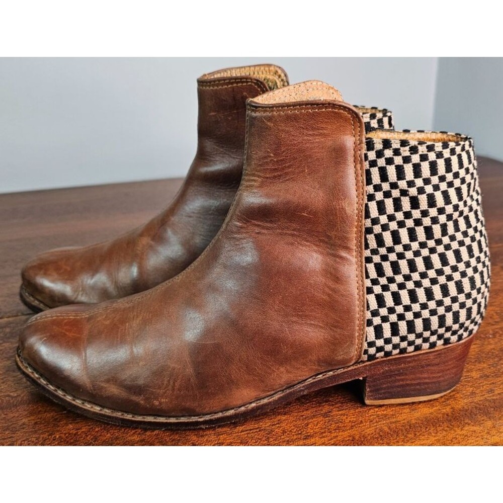 The Root Collective Brown Leather Check Booties Zip Closure Women's Size 9